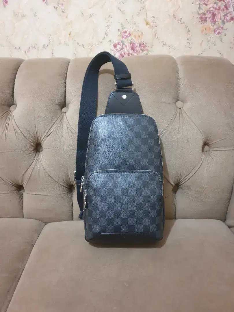 Mulus .authentic tas selempang .body bag louis vuitton .lv