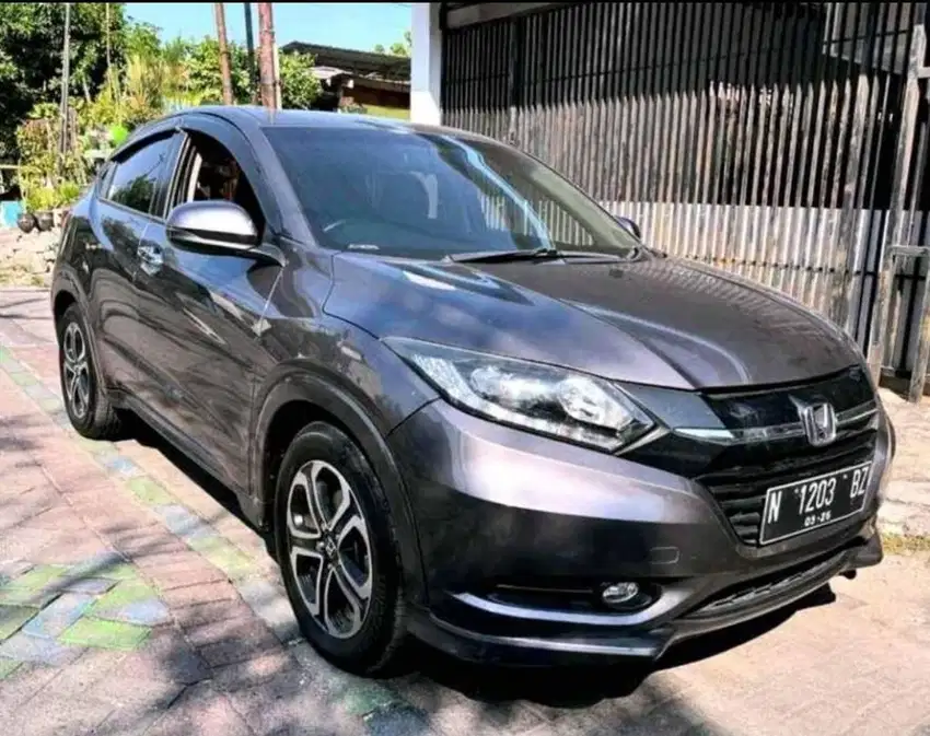 DIJUAL HONDA HRV 1.8 E PRESTIGE A/T (JBL) 2016 SANGAT TERAWAT ISTIMEWA