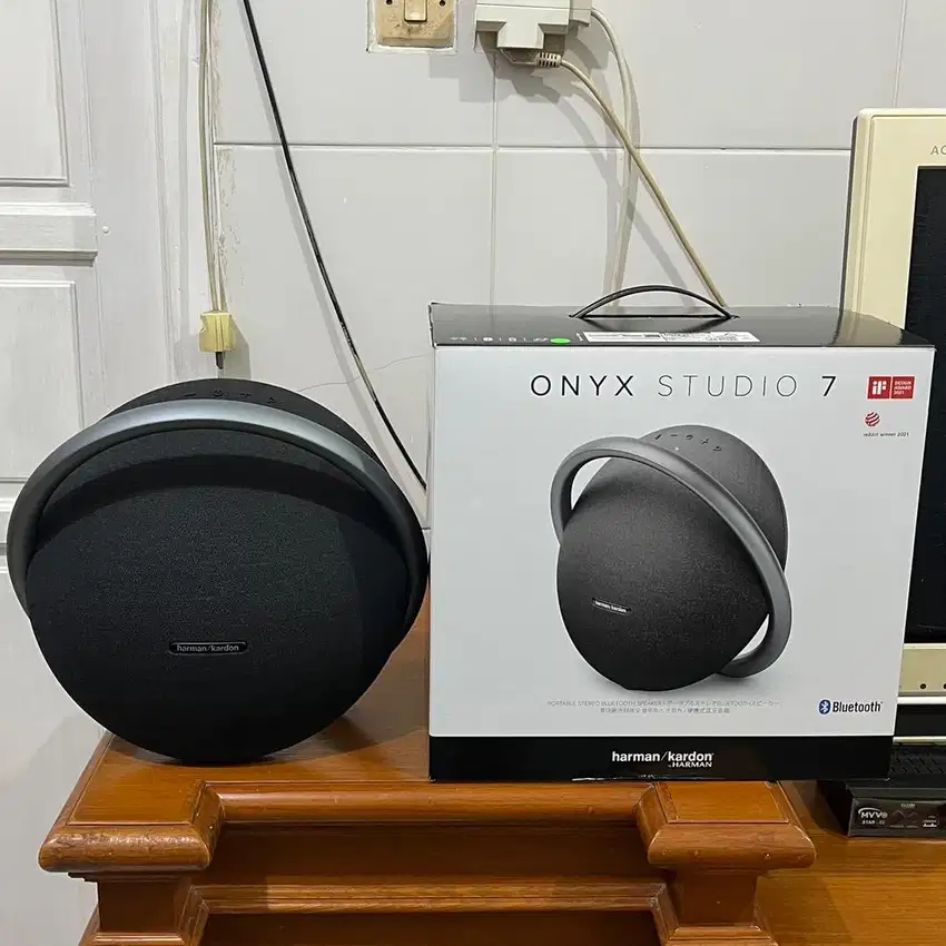 Harman Kardon Onyx Studio 7