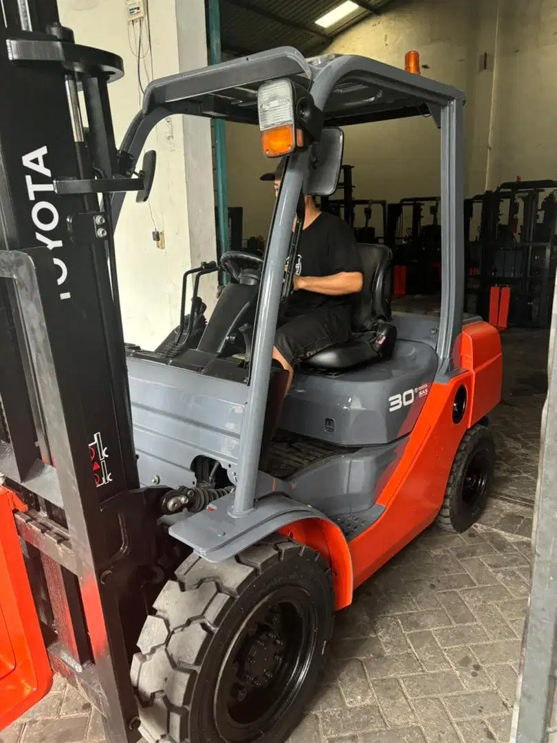 Forklift bekas toyota