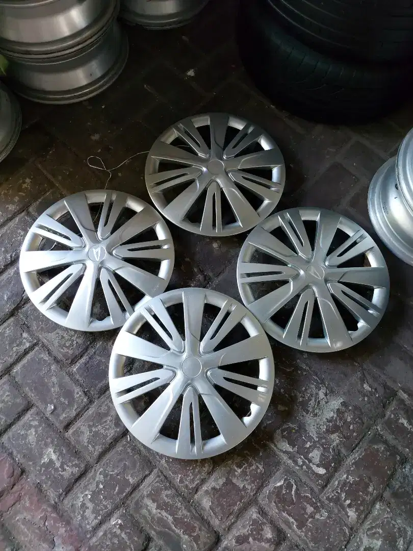 Wheeldop Wildop Tutup Velg R14 Traga L300 Xenia Avanza Sigra Brio APV