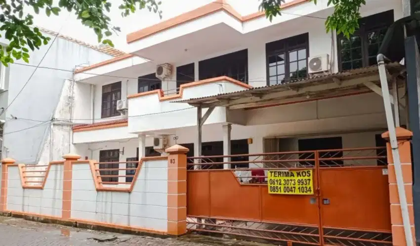 DIJUAL CEPAT  RUMAH SIWALANKERTO 8 BLOK B DEPAN UK PETRA SURABAYA