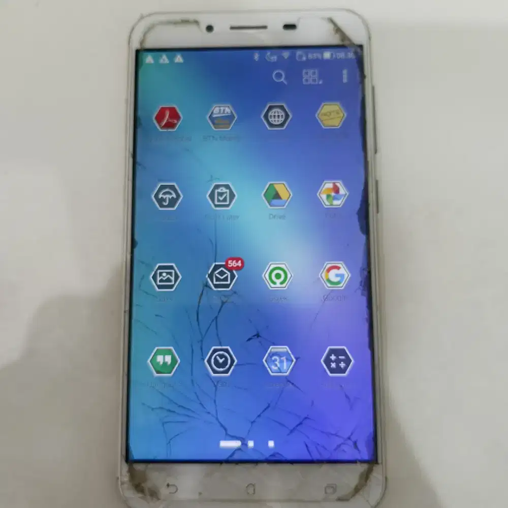 Asus  murah meriah minus layar retak