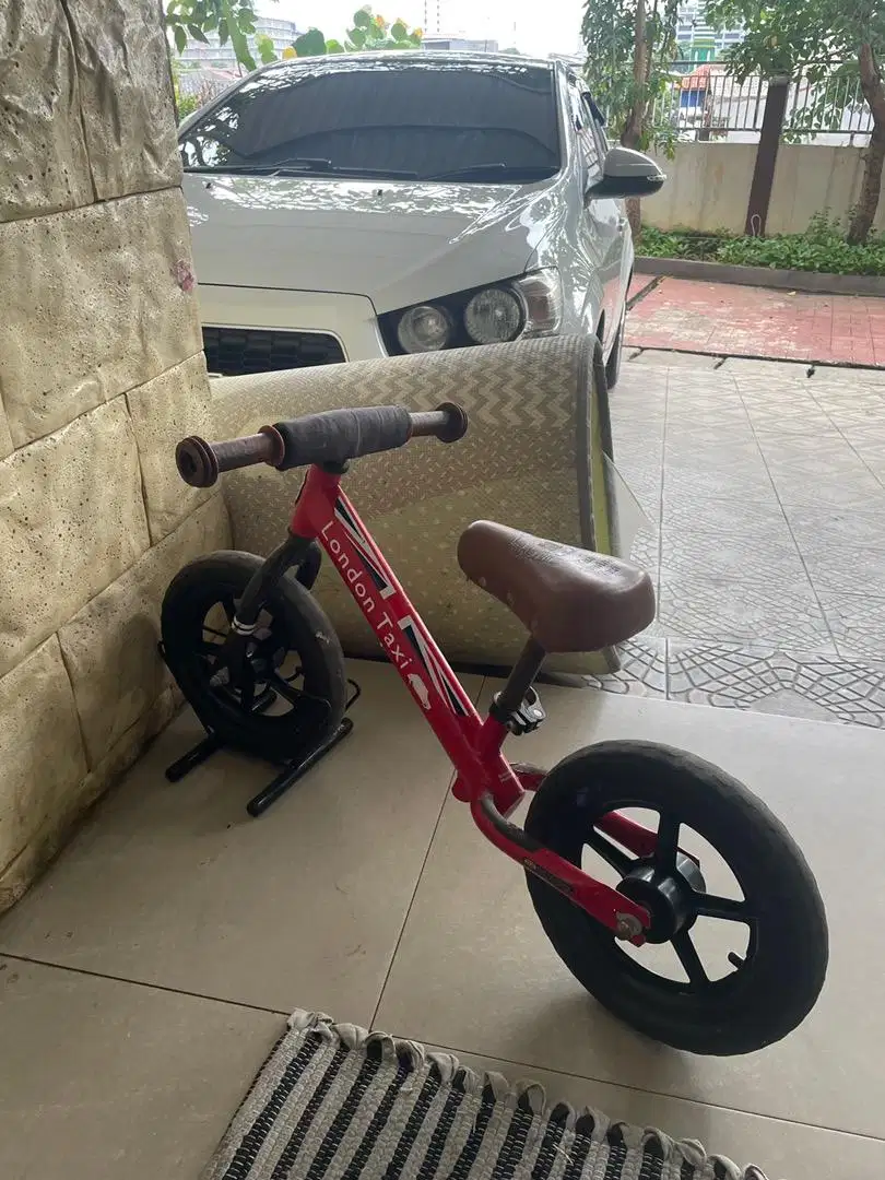 London Taxi Balance Bike