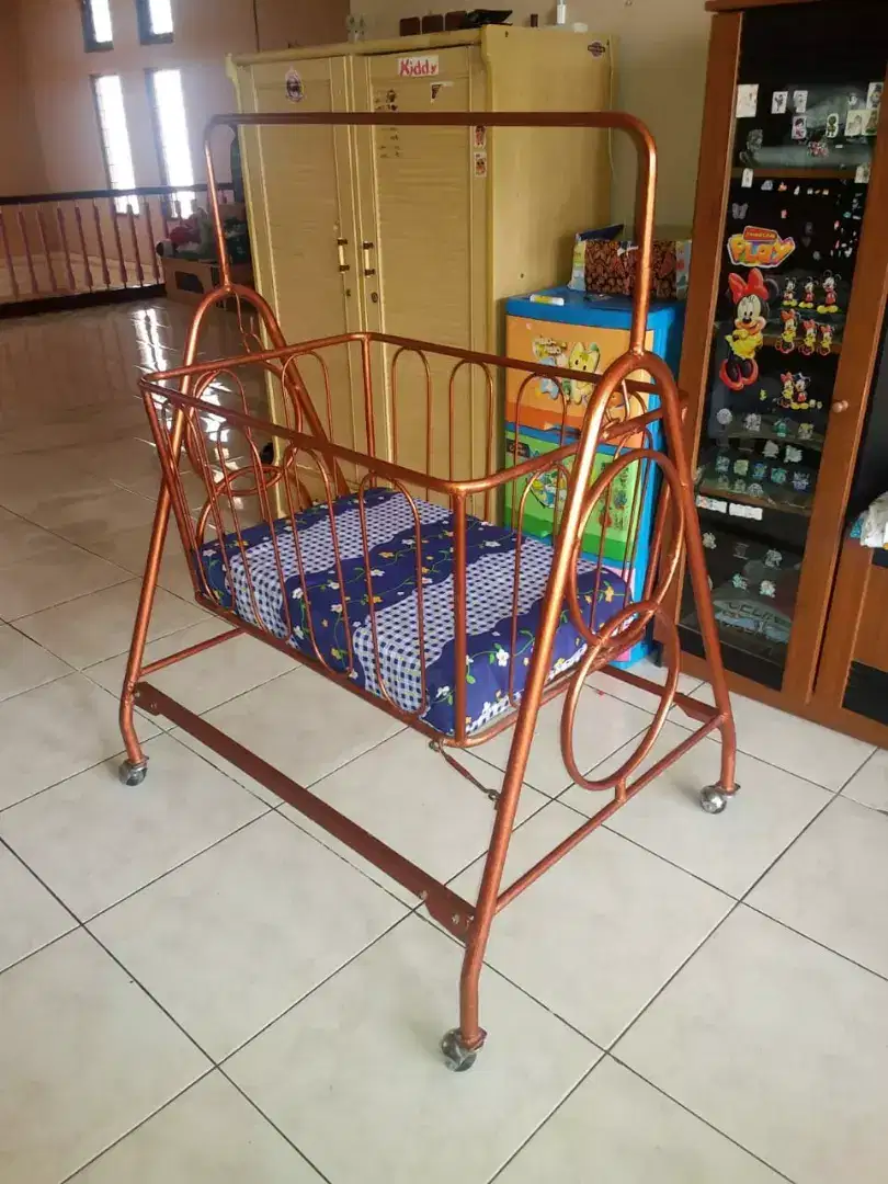 Antique Iron Baby Box - Tempat Tidur Ayunan Besi Antik Untuk Anak Bayi