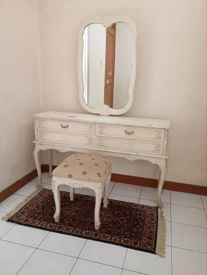 Furniture set Kamar Tidur