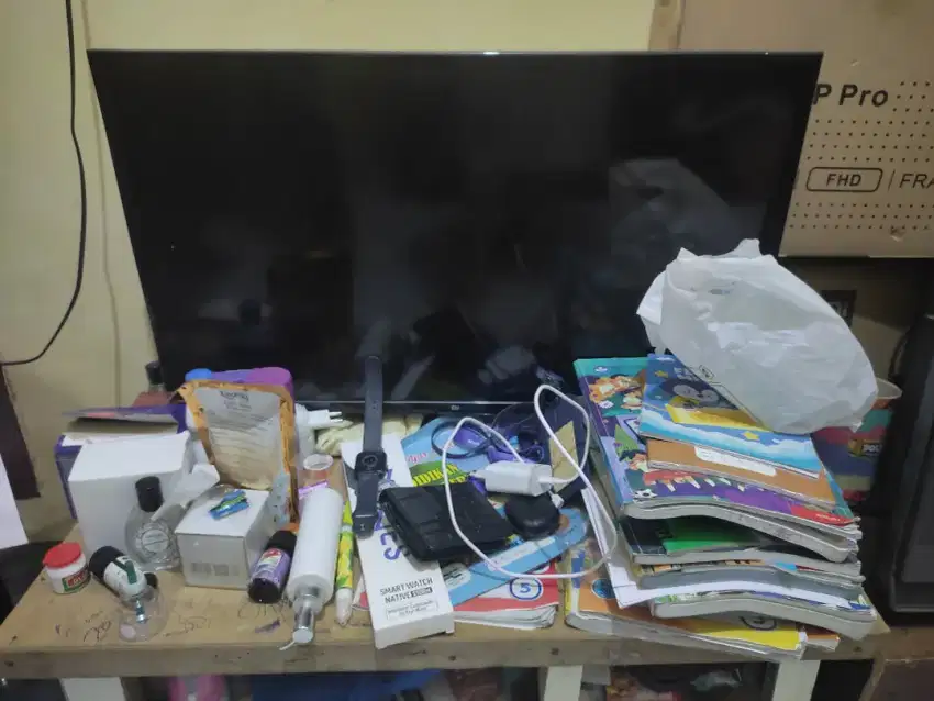 Dijual TV led mi 4A 32 inci dan sharp layar flat tabung kecil 21 inci