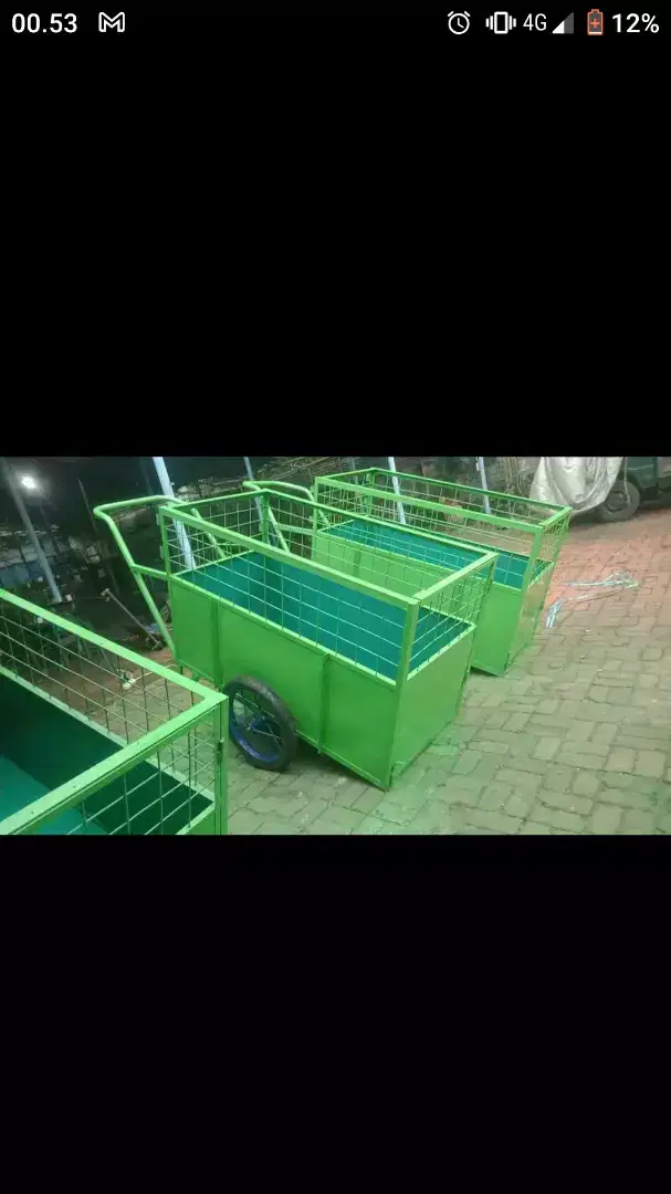 Gerobak sampah .