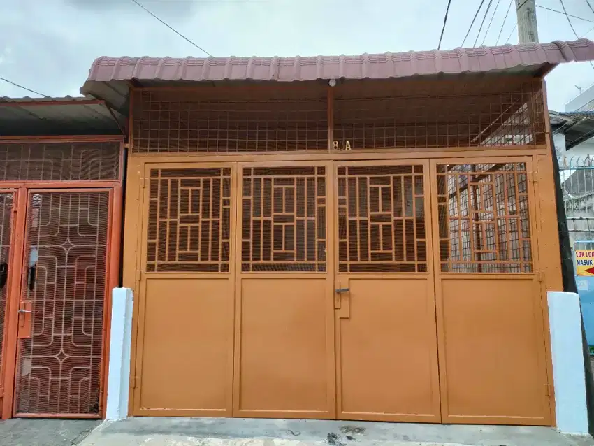 Disewakan rumah 1 tingkat di Jl.Pembangunan II no.83A. Daerah Krakatau