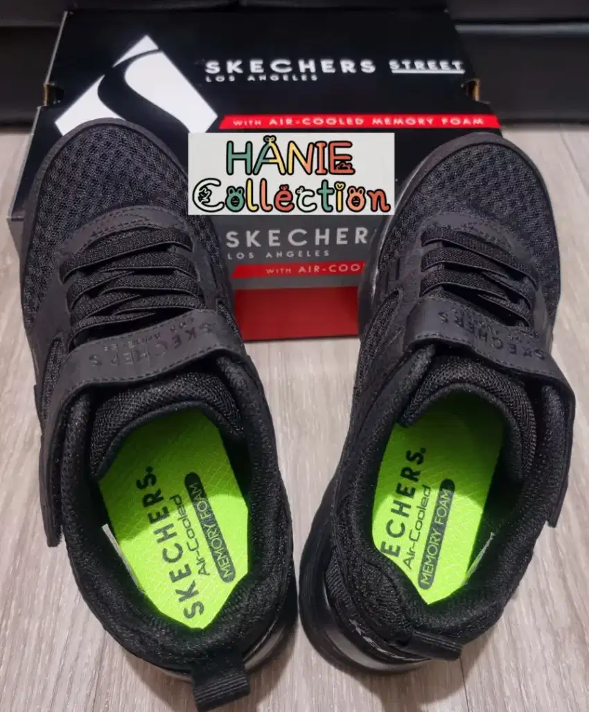 Skechers Street Los Angeles with Air-Cooled Memory Foam Size 33.5