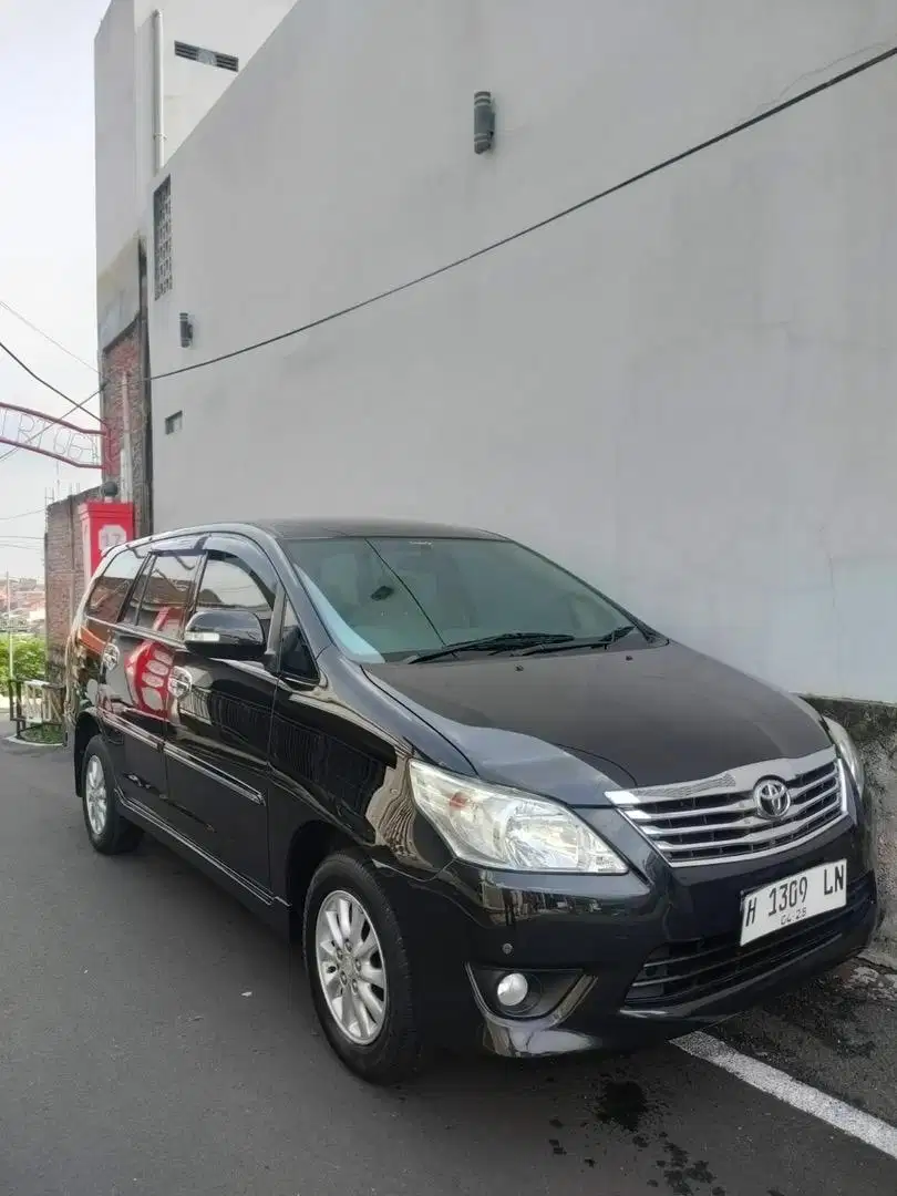 Kijang grand innova v 2011 bensin