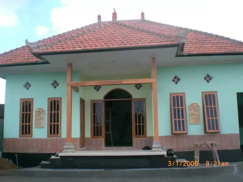 Rumah tempat tinggal gaya bali yogya