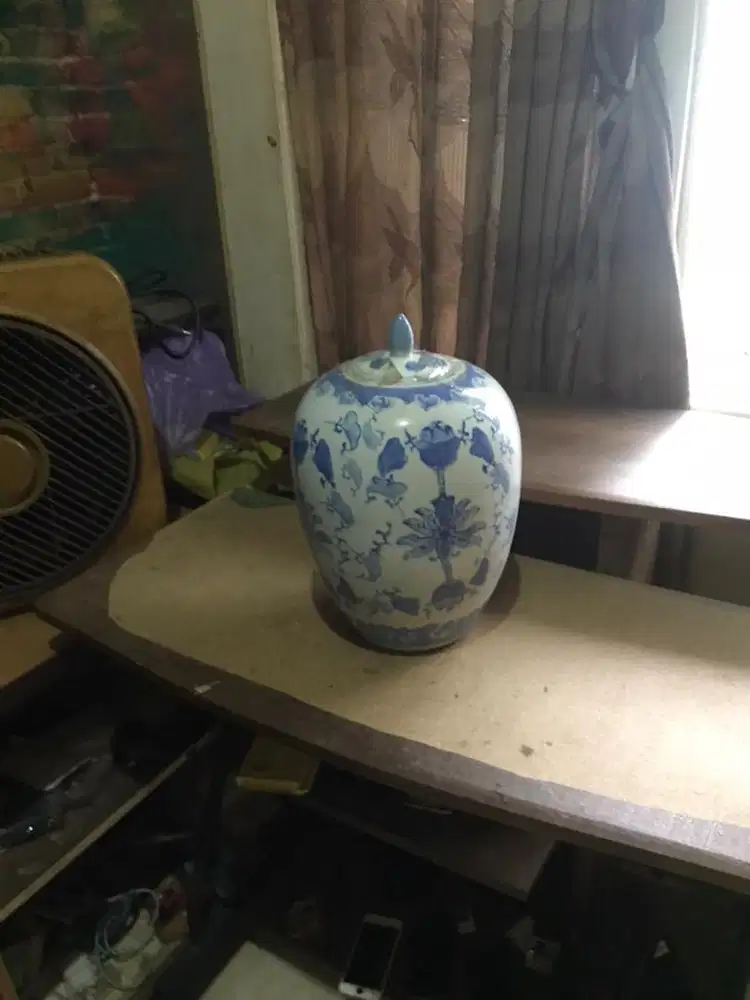 pajangan guci kramik lawas