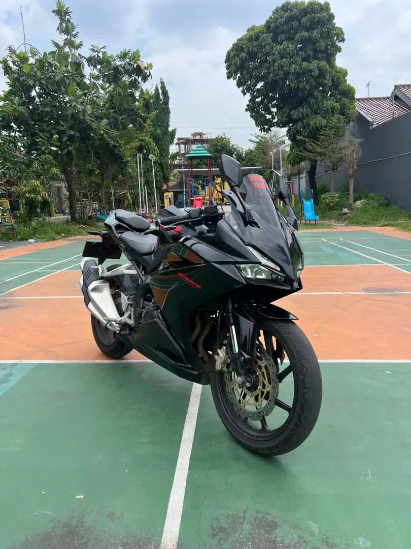 CBR 250RR KM 17.000 SUPER BAGUS