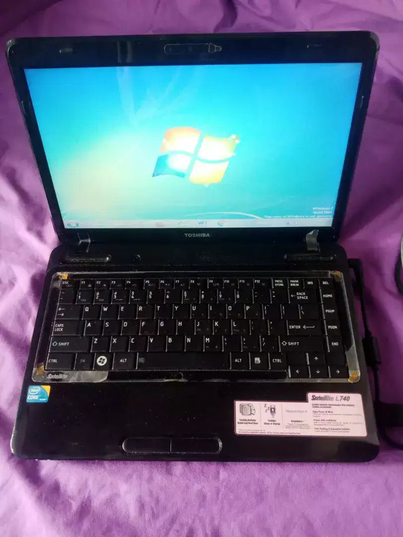 Laptop Toshiba Satelite L740 Core i3 Mulus