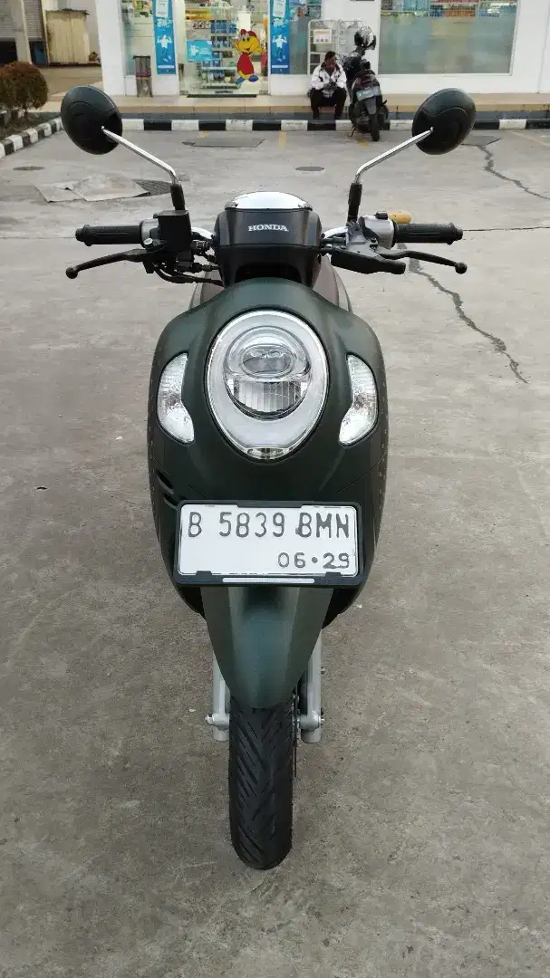 Scoopy Keyless 2024 Hijau Matte