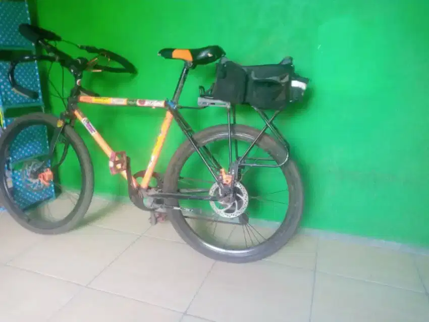 Sepeda touring siap gowes