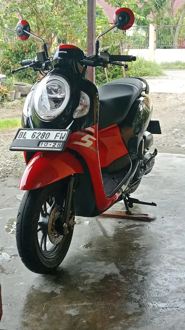 Jual scoopy merah hitam