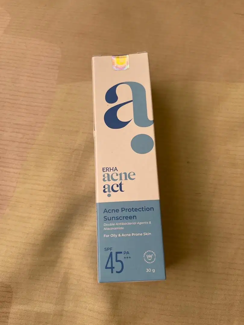 Sunscreen Erha acne act spf 45 pa ++