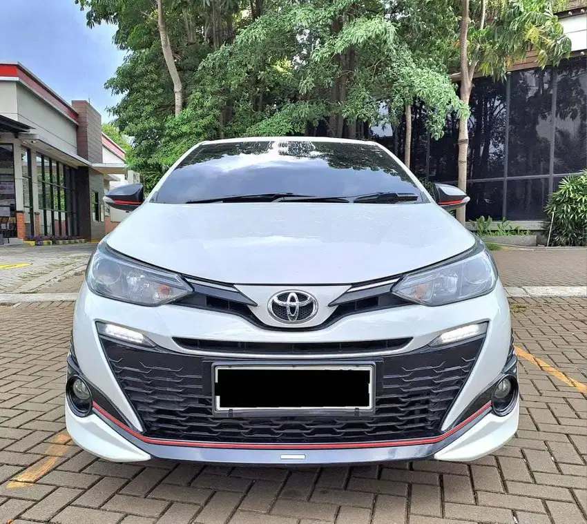 TOYOTA YARIS S TRD SPORTIVO AT MATIC 2018 PUTIH, KM LOW 52RB