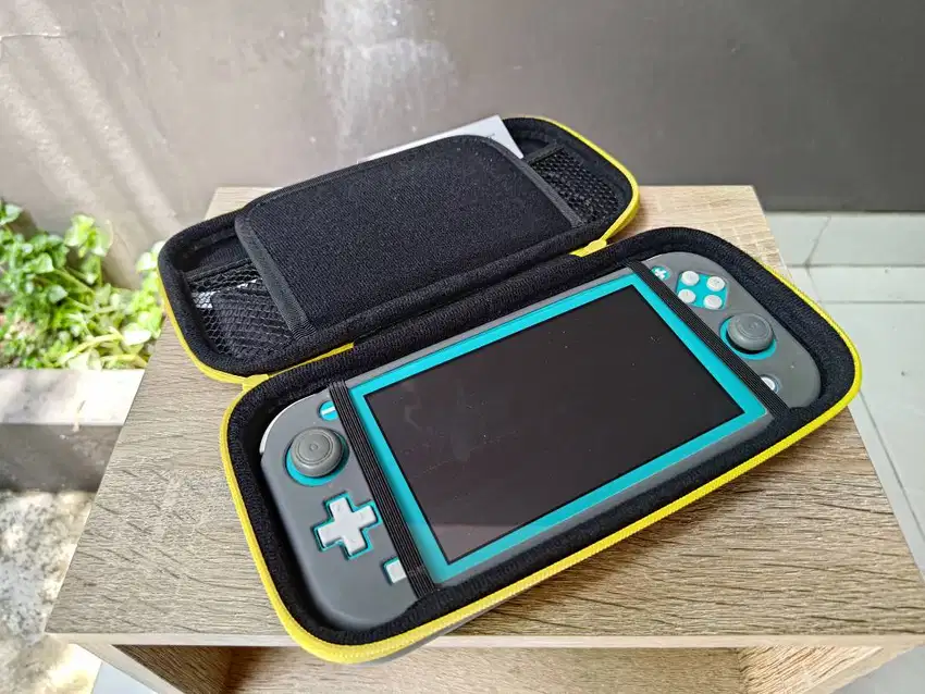 Nintendo Switch Lite Pemakaian Pribadi