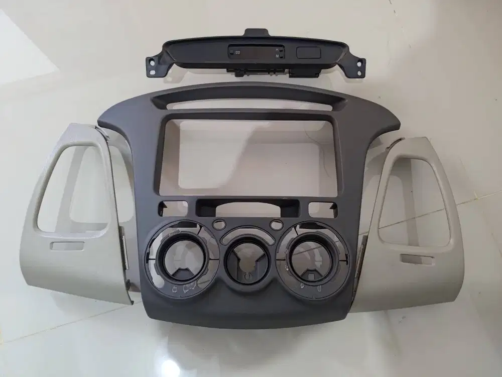 Cover Head Unit Toyota Innova 2009 Orisinil