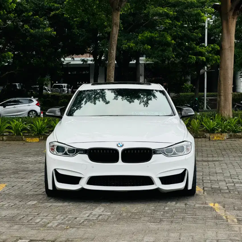 DP 105 JUTA! BMW F30 328i AT 2012 RED INTERIOR