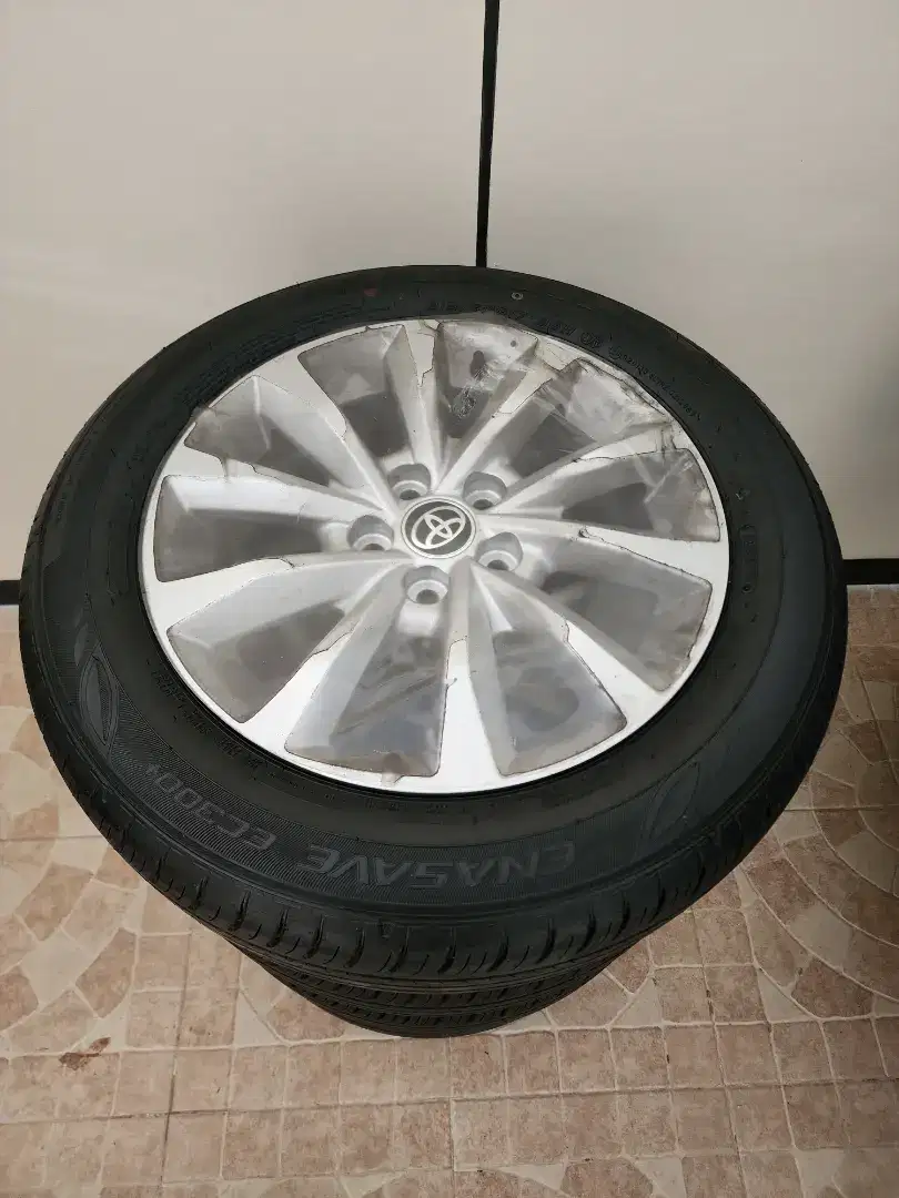 Velg n Ban Innova Zenix V HEV R17