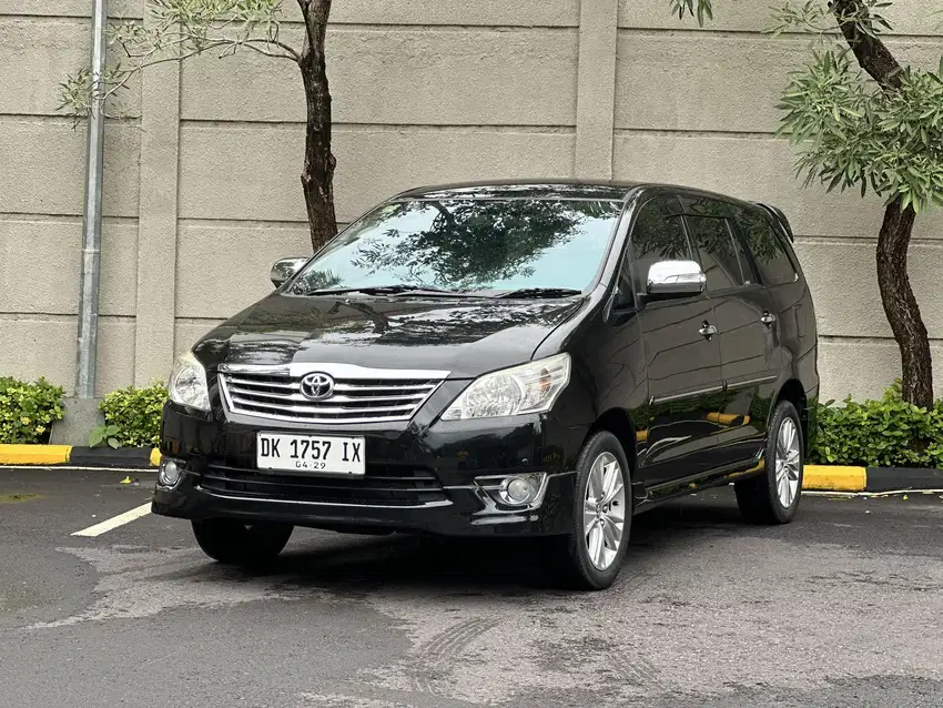 INNOVA V AT LUXURY 2014(pmk) HITAM ASLI BALI