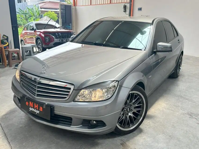 Dp 4jt.. Mercedes Benz C200 Cgi 1.8 A/T 2011.. eNHa garage Semarang..