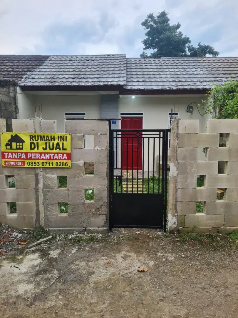 Rumah minimalis, baru, type 36, halaman luas type 80 m2.