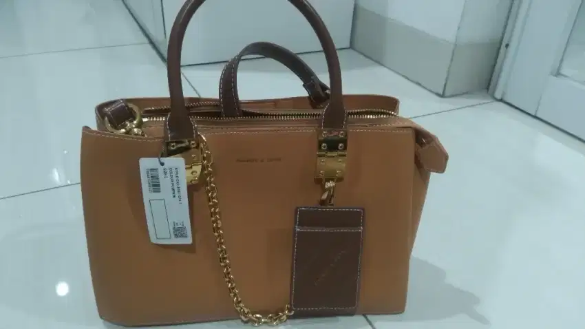 Dijual Tas merk CHARLES N KEITH  ORI