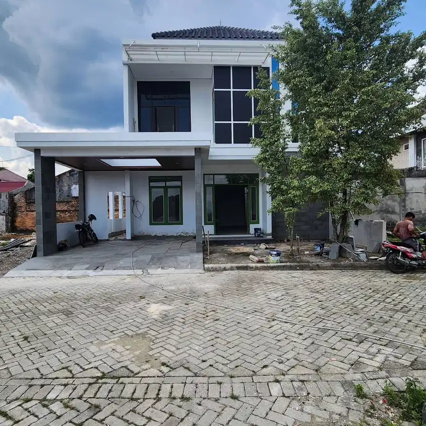 rumah 2 lantai di jalan suka jadi