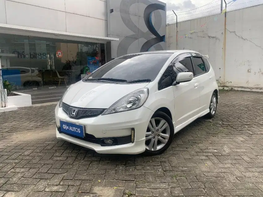 DP Rendah 12JT Honda Jazz 1.5 S Bensin-AT 2014 Putih