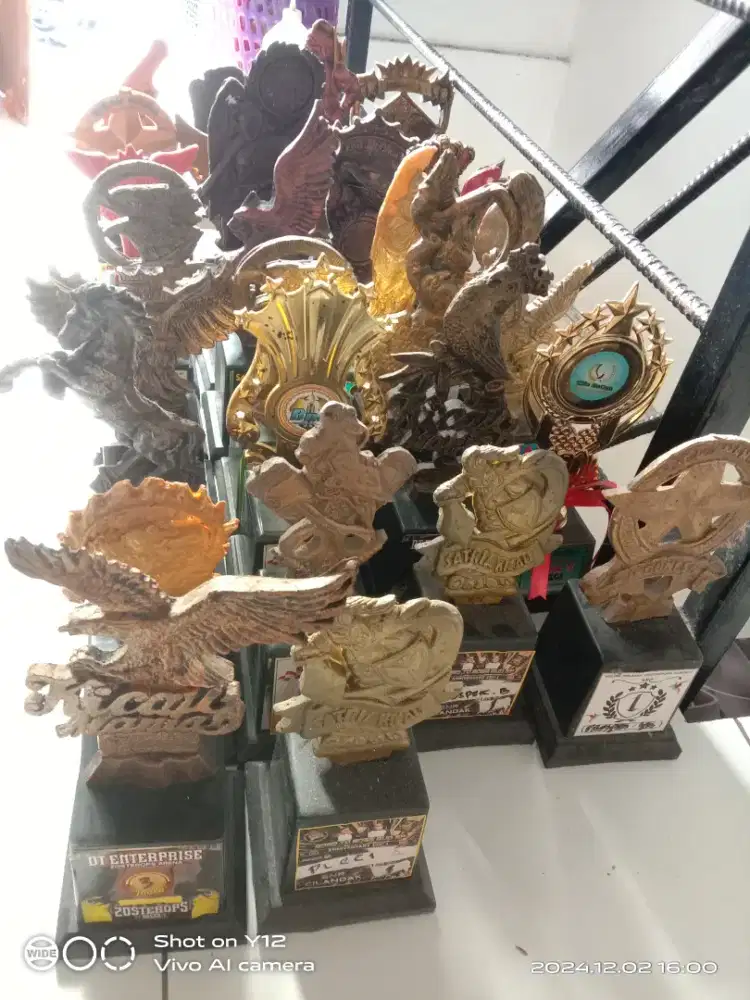 Tropi bekas lomba burung