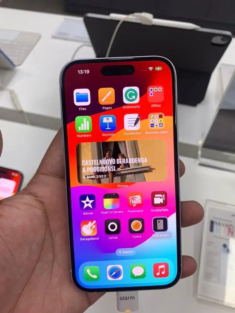 Kredit Iphone 15 128 gb promo handphone bunga 0% free 2x