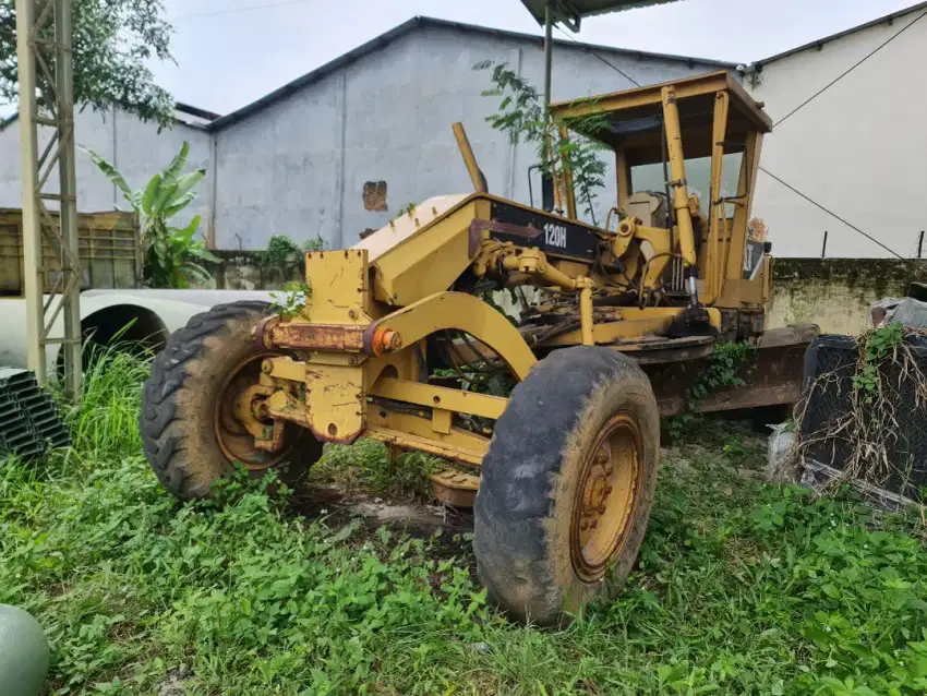 Grader Caterpillar 120H