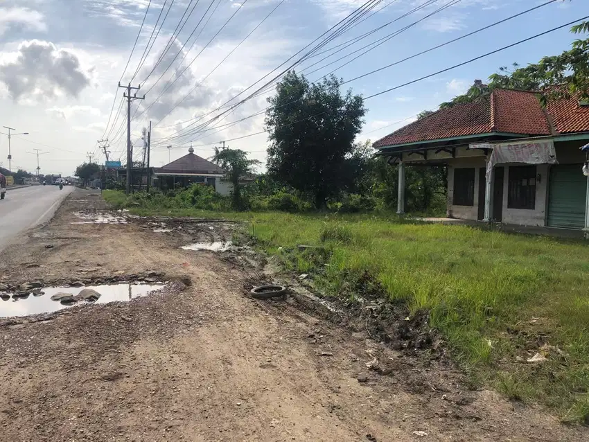 Tanah dan bangunan 10 M di Jl Pantura-Lohbener, Indramayu