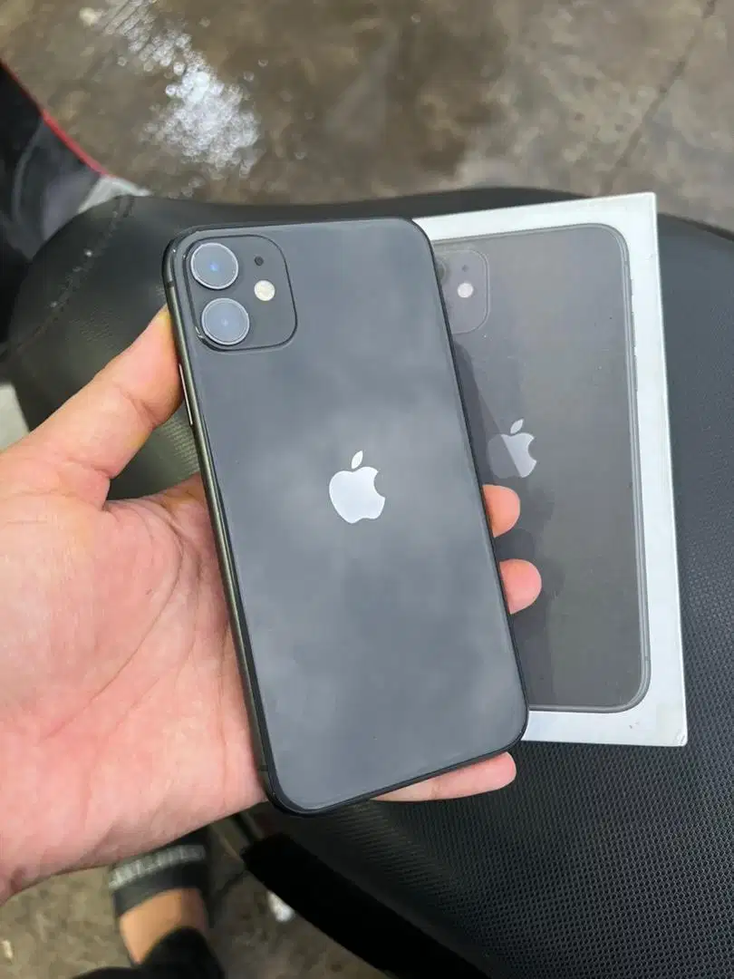 iPhone 11 internal 64GB