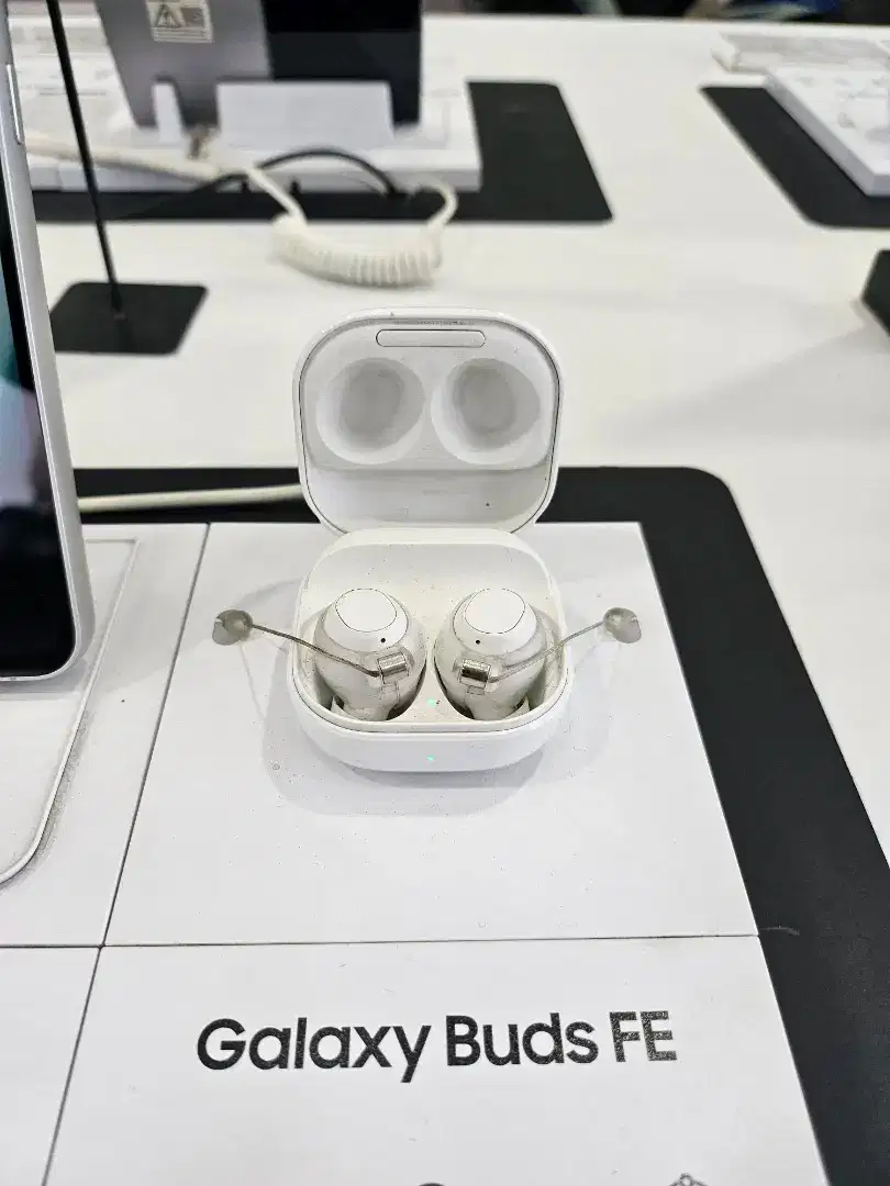 SAMSUNG GALAXY BUDS FE