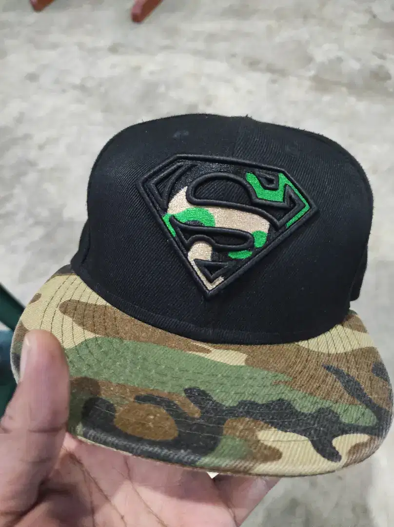 Topi snapback superman