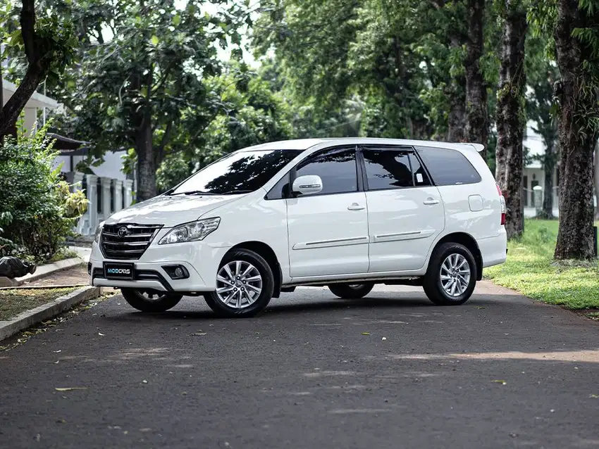 FREE SMART TV KIJANG INNOVA G 2.0 AT MATIC 2014 PUTIH