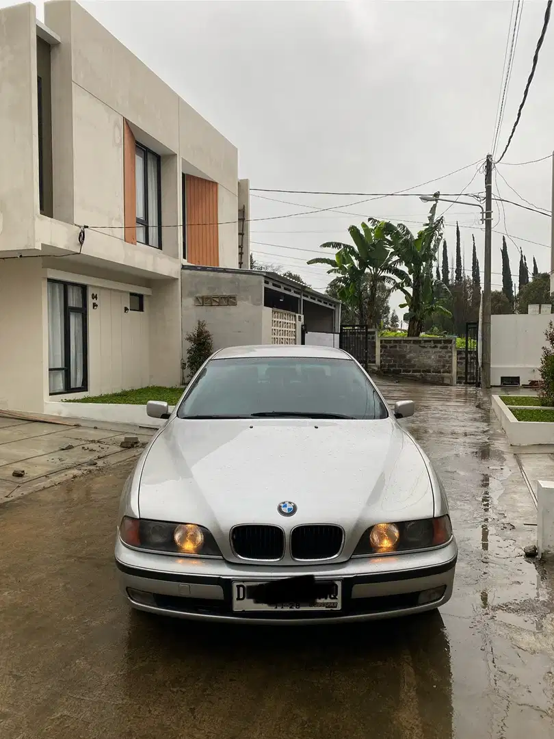 BMW 528i 1997 Bensin