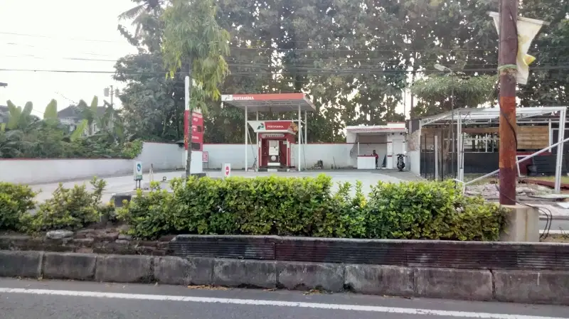 Oper sewa ruang usaha (Tanah dan ijin usaha perta shop) di maguwoharjo