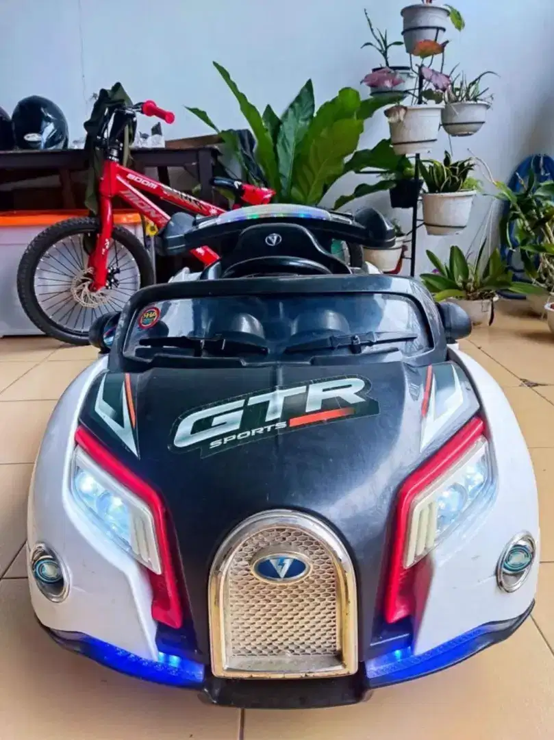 Mainan Mobil Aki Anak GTR Sports 660