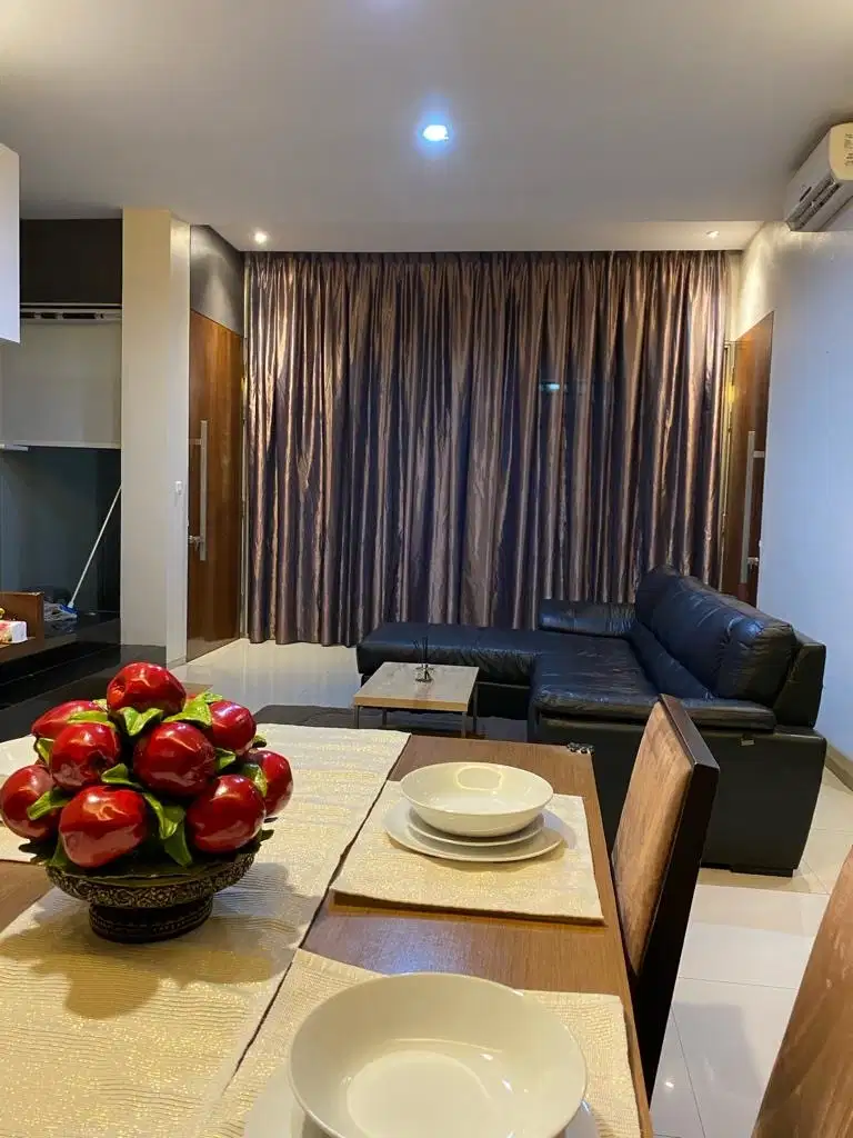 rumah pik1 manyar permai uk 7x17,bangunan sendiri,semi furnish,3lantai