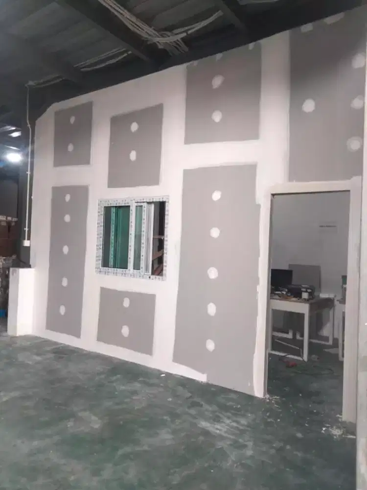 Jasa partisi dan plafon