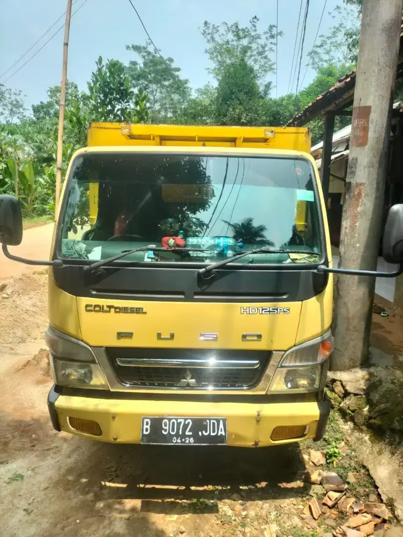 Colt diesel 6 roda kondisi bagus tangan pertama bak besi