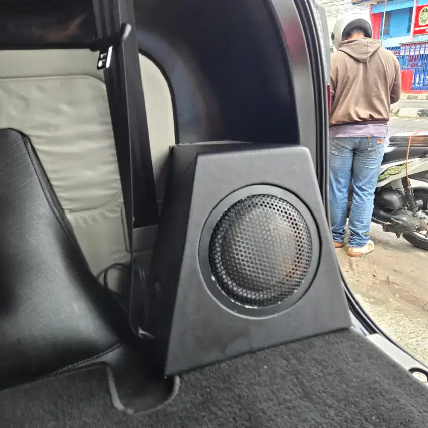 Subwoofer Sudut Avanza Xenia 8inch include box