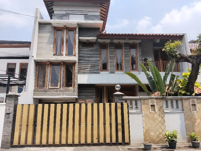 Rumah Murah Lt 247m² Di Jl Cibitung 1 Kby Baru Jaksel